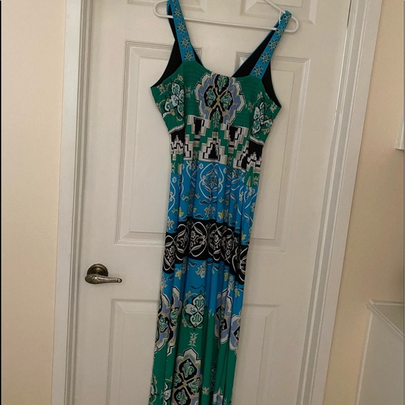 Maxi Dress, with small straps and elastic back. - Picture 2 of 4